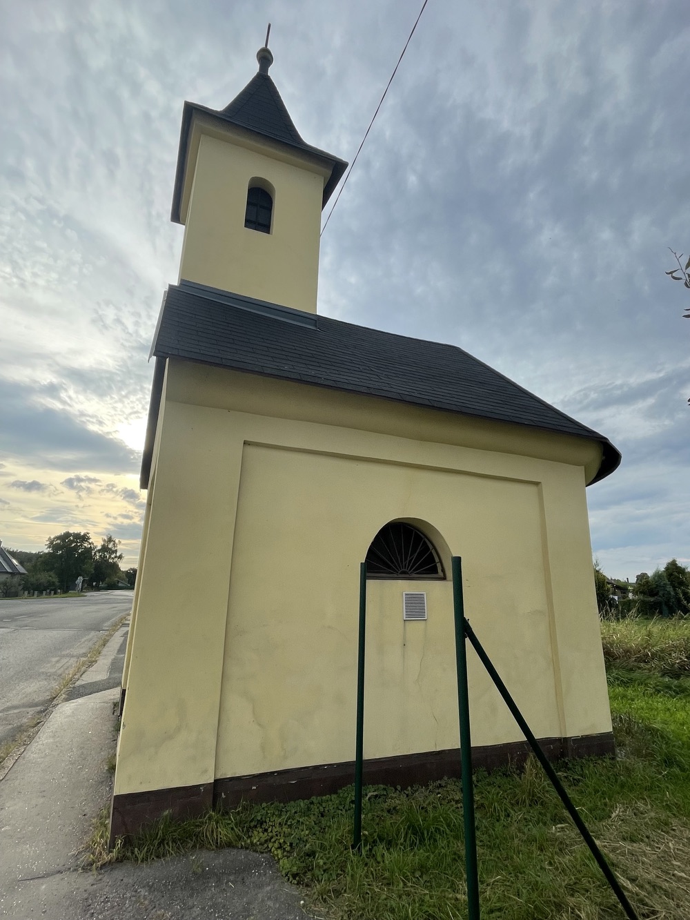 Havláskova kaple v Petřvaldě, postavená v letech 1844-1845. (Fotografováno: 22.9.2023. Autor: Grafová Lenka)