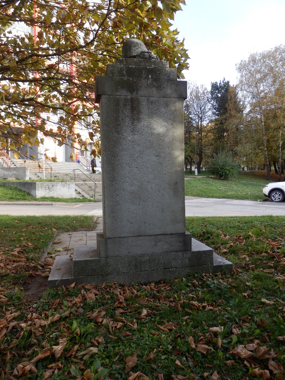 Pomník obětem 1. sv. války v Orlové. (Fotografováno: říjen 2023. Autor: Mertlová Anna)