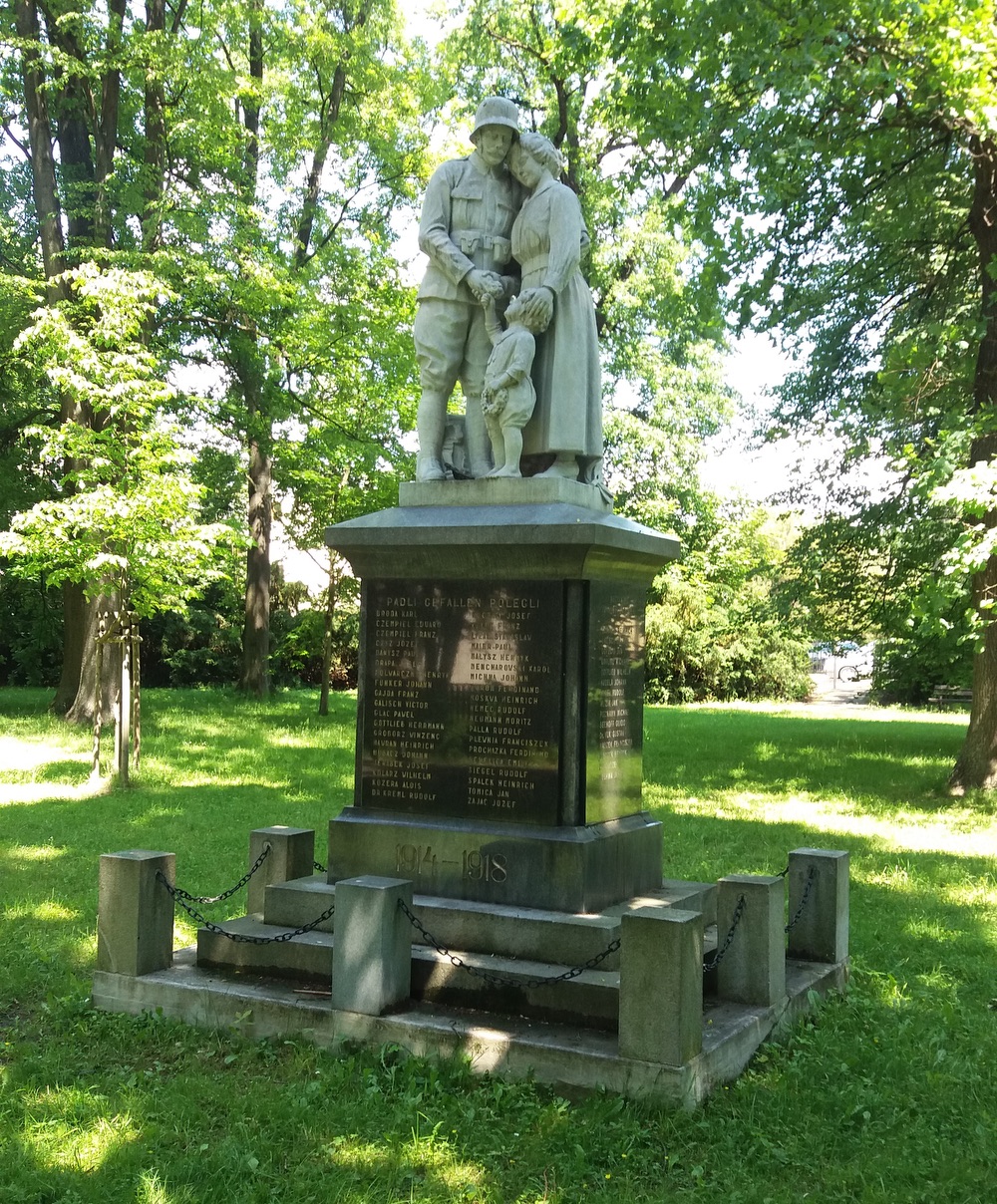 Pomník padlým občanům města v 1. světové válce (Fryštát, park Bedřicha Smetany)