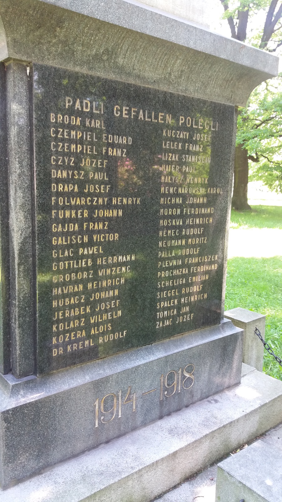 Pomník padlým občanům města v 1. světové válce (Fryštát, park Bedřicha Smetany)