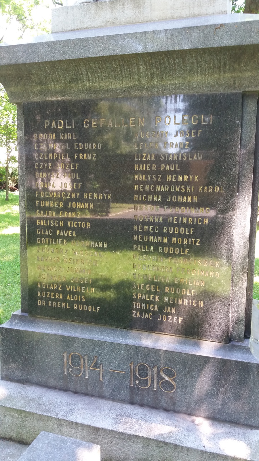 Pomník padlým občanům města v 1. světové válce (Fryštát, park Bedřicha Smetany)