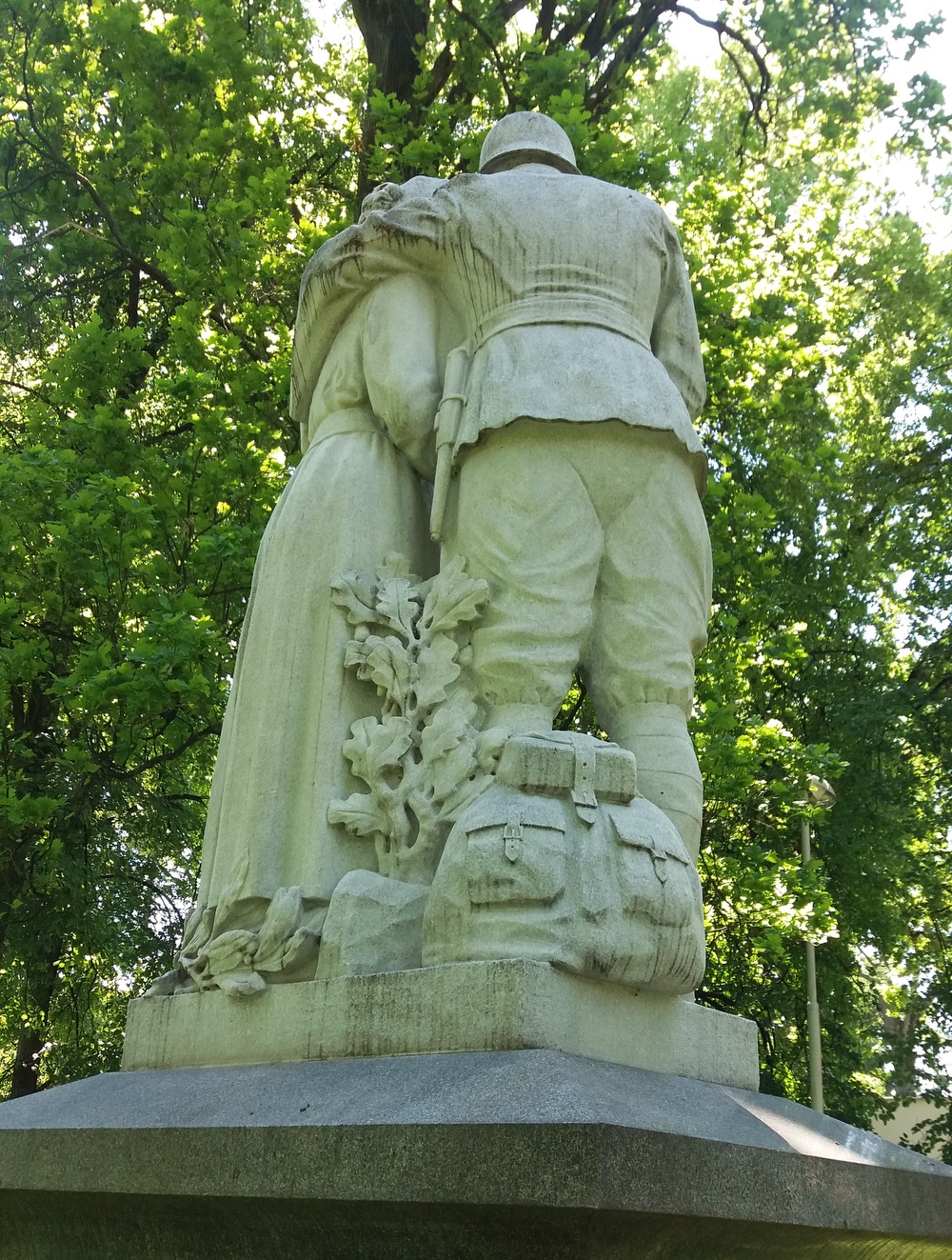 Pomník padlým občanům města v 1. světové válce (Fryštát, park Bedřicha Smetany)