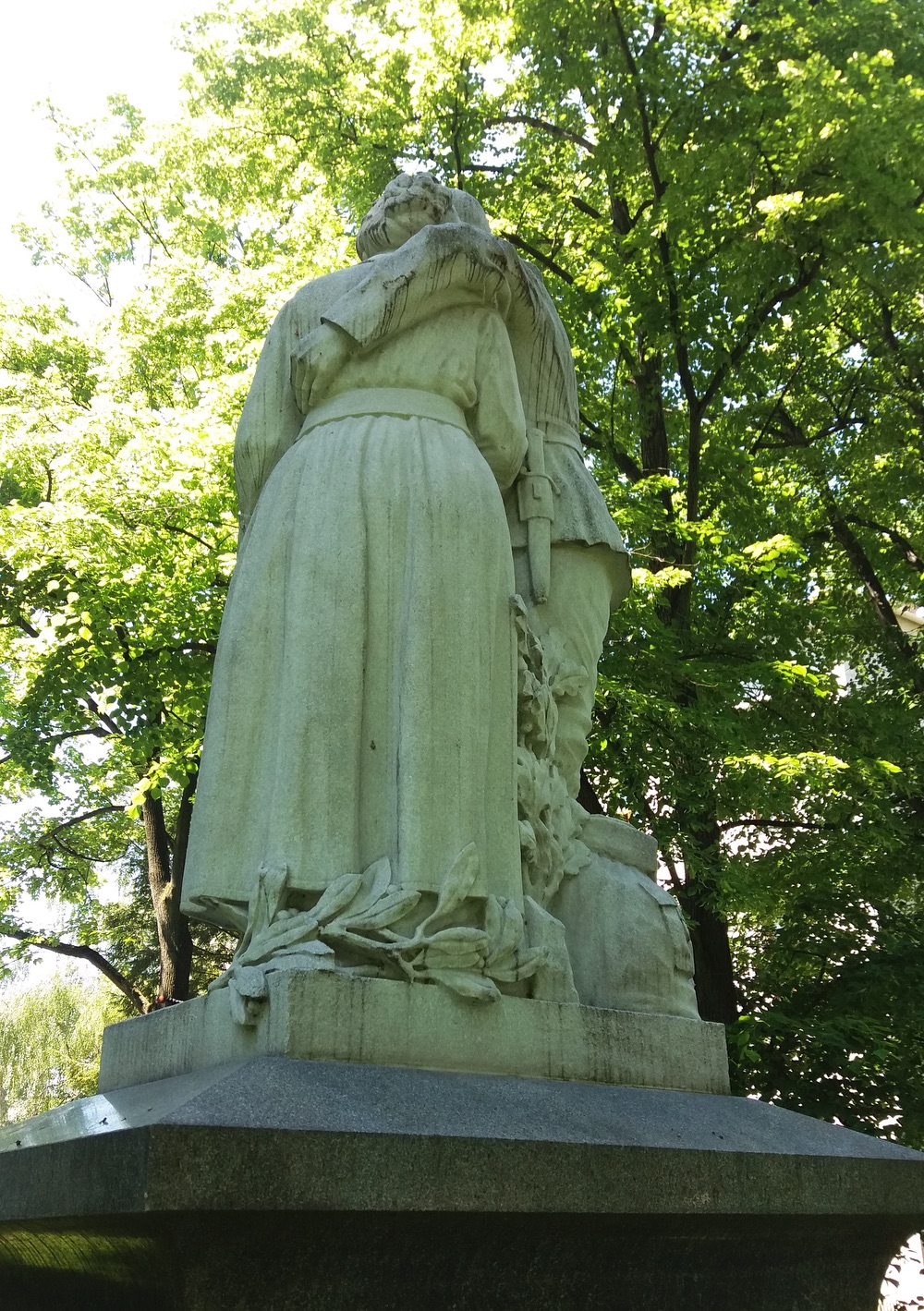 Pomník padlým občanům města v 1. světové válce (Fryštát, park Bedřicha Smetany)