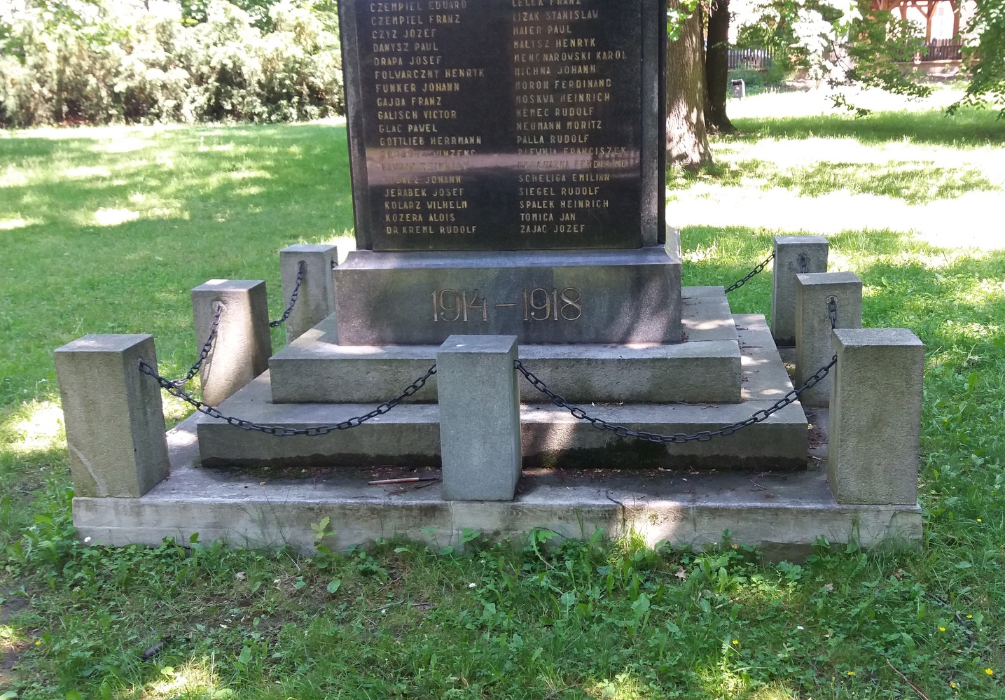 Pomník padlým občanům města v 1. světové válce (Fryštát, park Bedřicha Smetany)