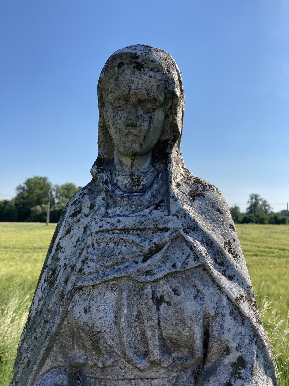 Socha Panny Marie ve Starém Městě s uvedeným datem 25. listopad 1882