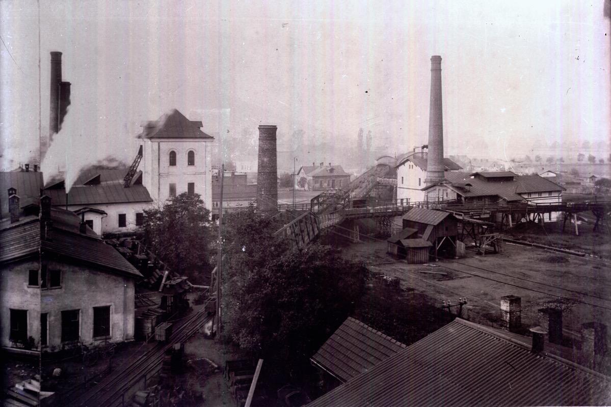 Záběr na jámu Jan z období kolem roku 1900