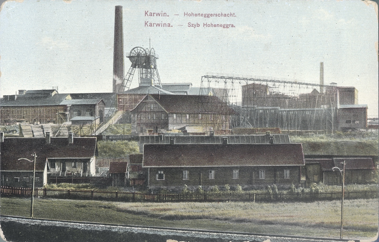 Důl a koksovna Hohenegger. V popředí uprostřed dům čp. 518, vlevo od něj pak dům čp. 473.