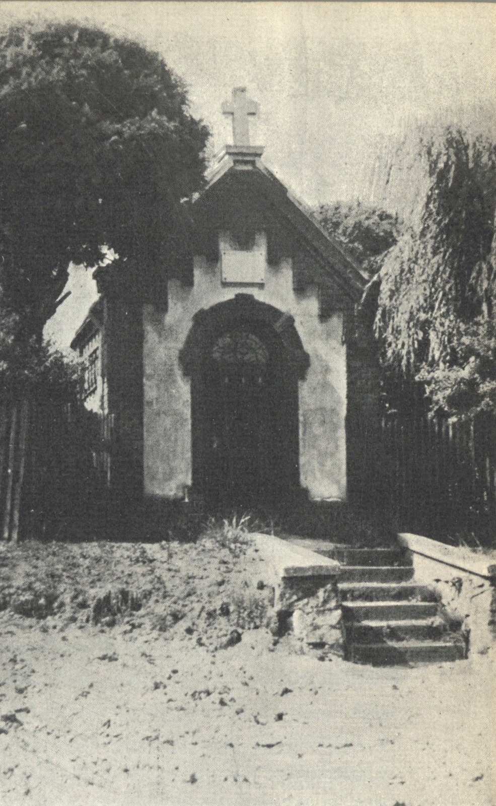 Kaplička na Hoheneggeru z roku 1904 (foto z publikace Paweł Hulka-Laskowski: Śląsk za Olzą. Katowice 1938)