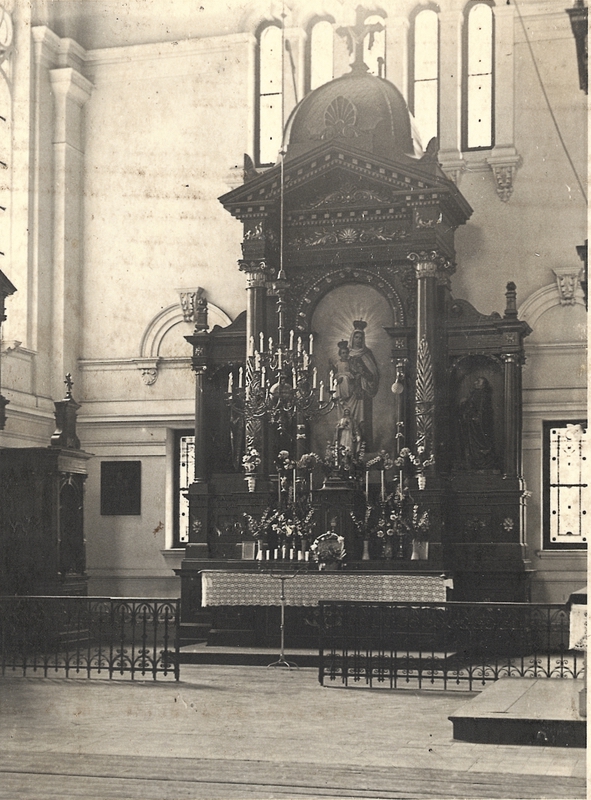 Z interiéru kostela sv. Jindřicha