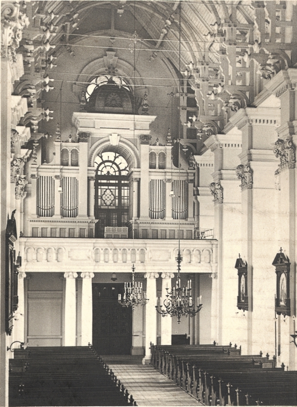Z interiéru kostela sv. Jindřicha