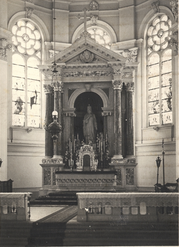 Z interiéru kostela sv. Jindřicha