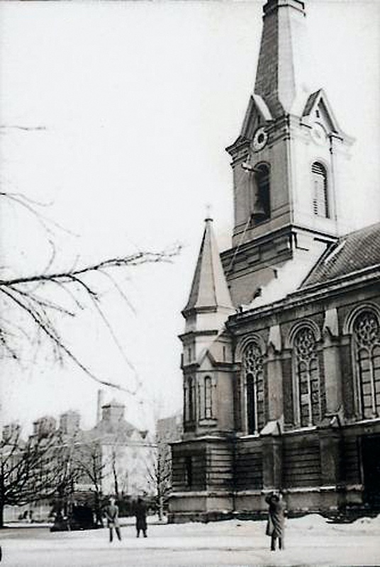 Válečná rekvizice zvonů. Snesení zvonů z Nového kostela 27. března 1942