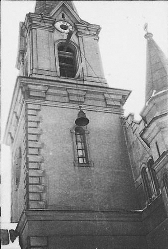Válečná rekvizice zvonů. Snesení zvonů z Nového kostela 27. března 1942