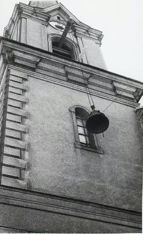 Válečná rekvizice zvonů. Snesení zvonů z Nového kostela 27. března 1942