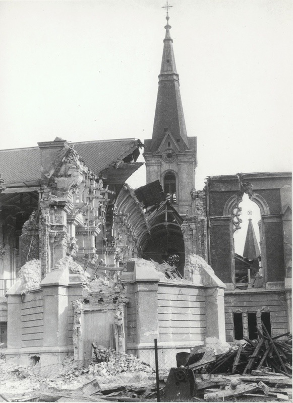 Demolice kostela sv. Jindřicha v roce 1960. (Fotografie Jana Wałoszka, Státní okresní archiv Karviná, 784)