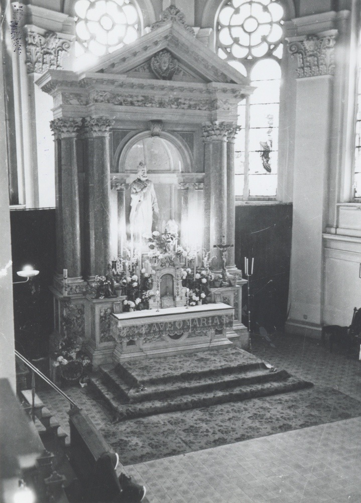 Z interiéru kostela sv. Jindřicha