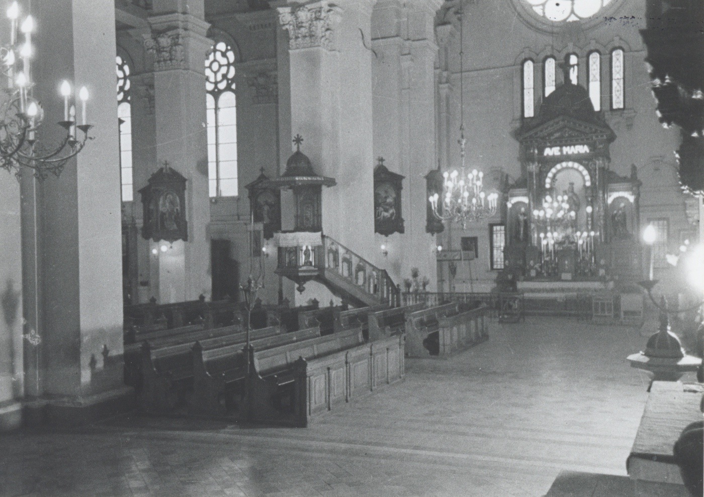 Z interiéru kostela sv. Jindřicha