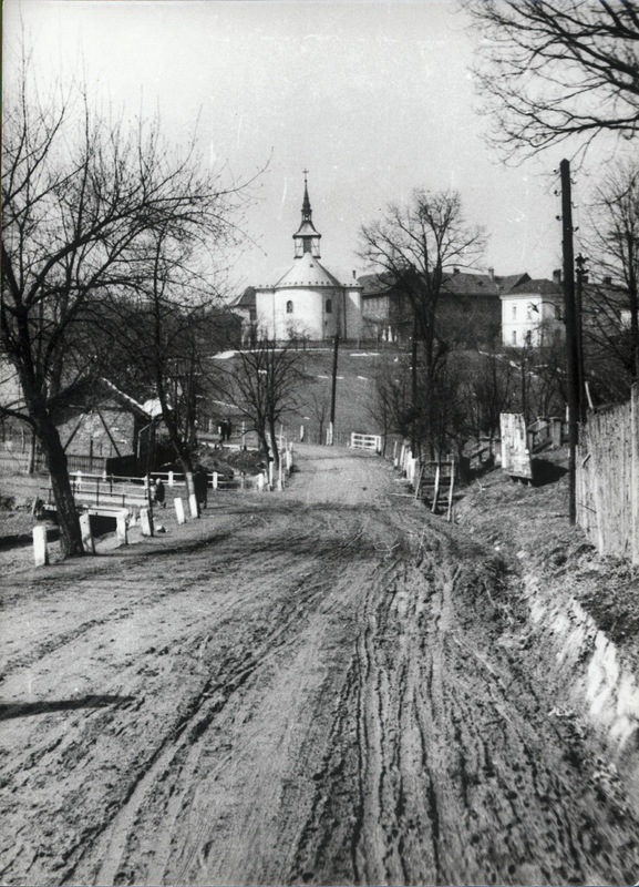 Cestou ke kostelu sv. Petra z Alkantary