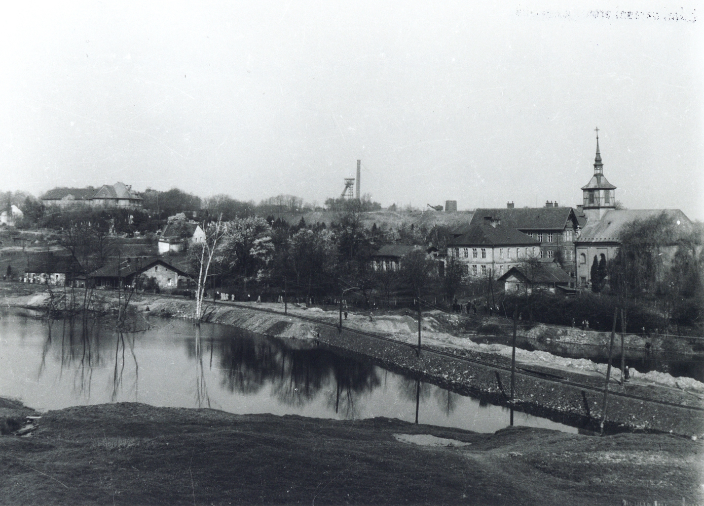 První snímek z pokusu o panoramatický pohled na krajinu v okolí kostela sv. Petra z Alkantary