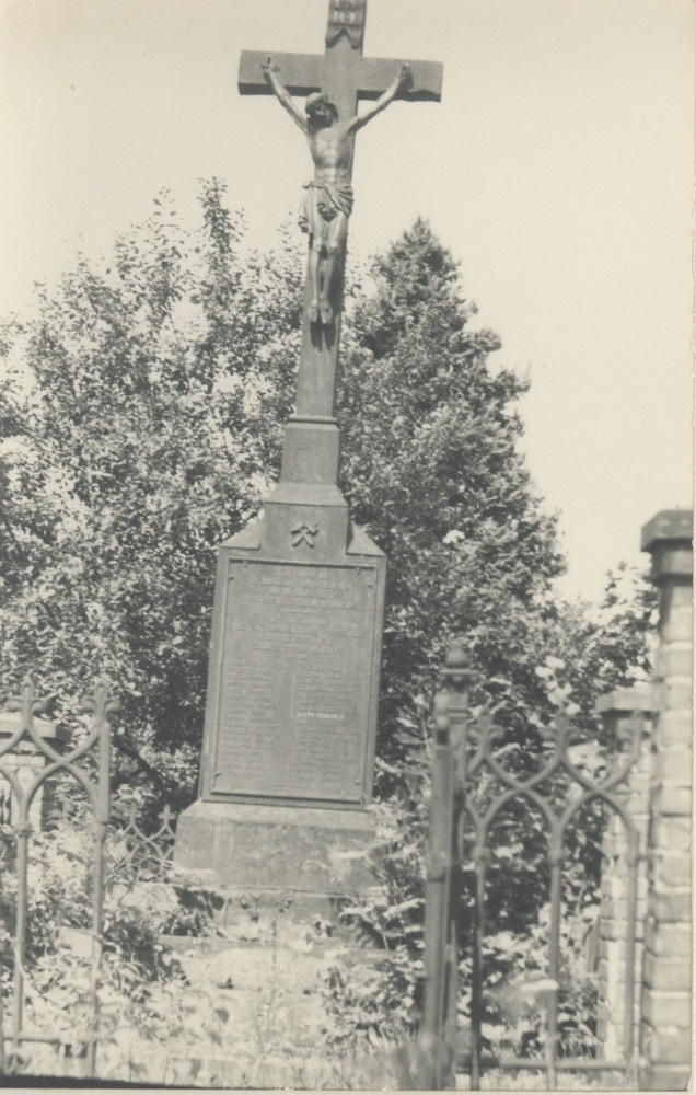 Pomník obětem důlního neštěstí na dole Hohenegger dne 16. března 1895