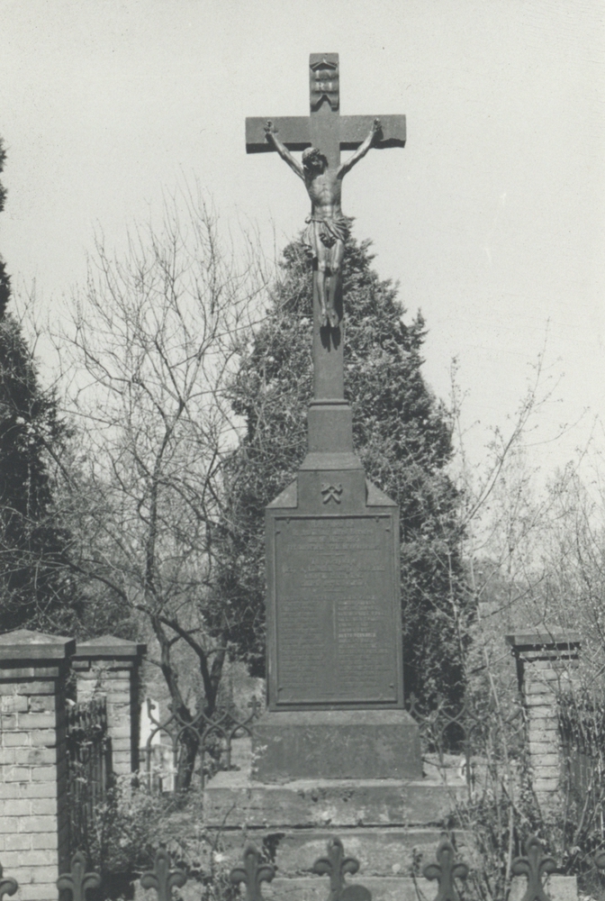 Pomník obětem důlního neštěstí na dole Hohenegger dne 16. března 1895