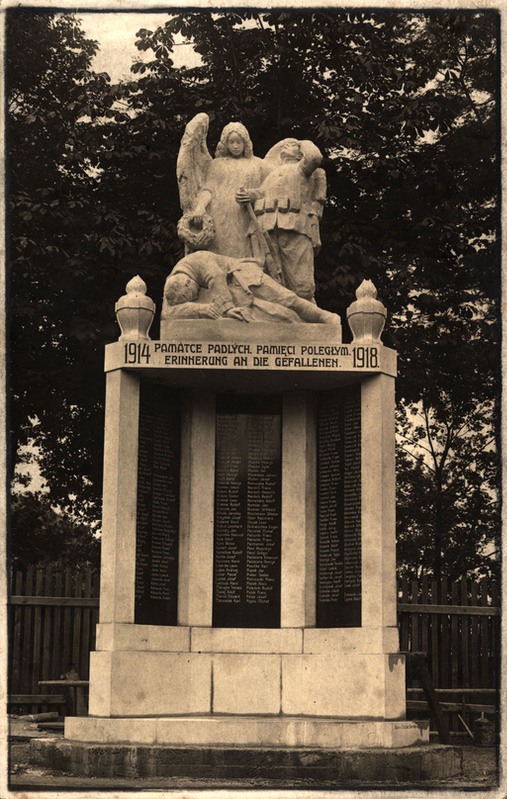 Památník obětem 1. světové války. Postaven v roce 1928.