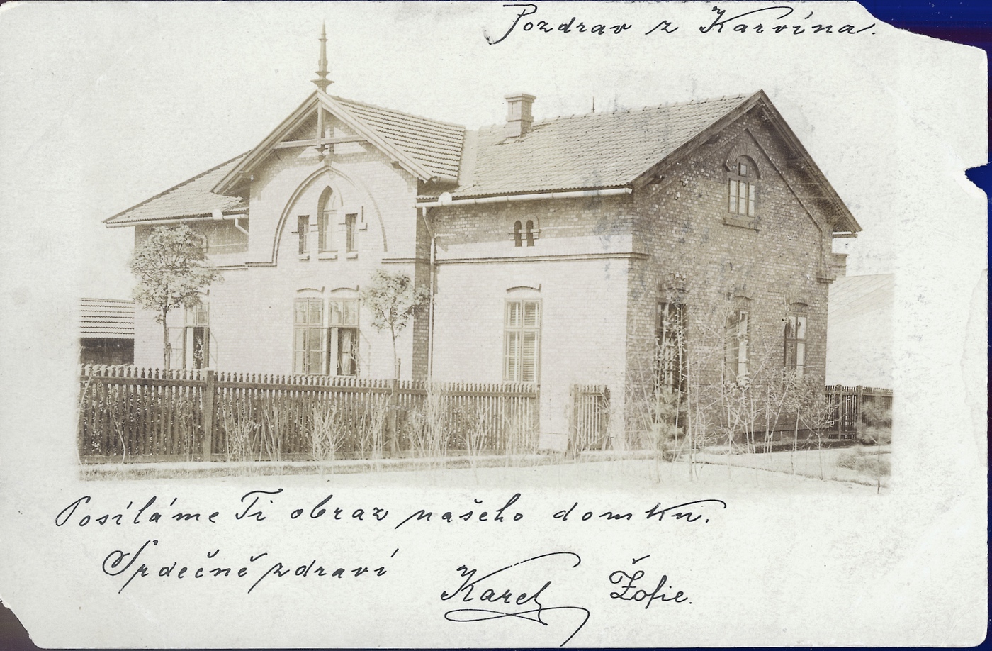 Pravděpodobně jeden z domů v úřednické osadě u dolu Jan-Karel (pohlednice z roku 1899, odesilatel: Ing. Karel Budač)