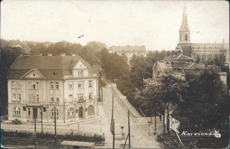 Městská spořitelna a kostel sv. Jindřicha